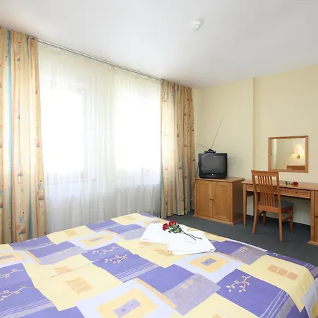 Claris Hotel 3*
