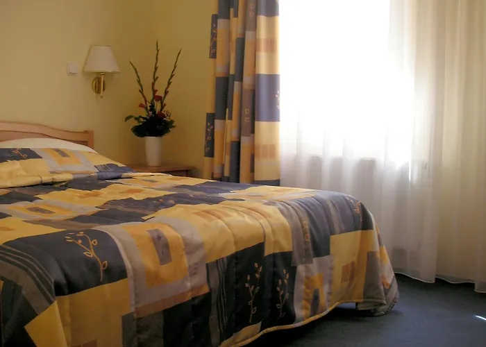 Hotel Claris 3*
