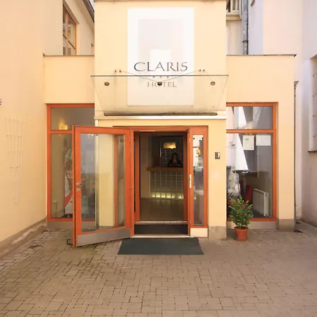 Claris פראג