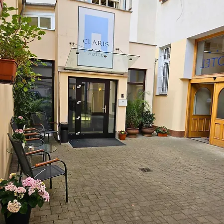 Hotel Claris 3*