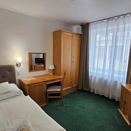 Claris Hotel