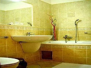 Claris Hotel 3*