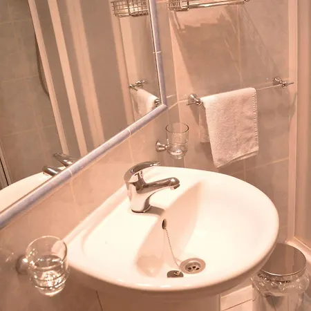Hotel Claris 3*